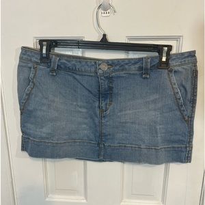 Juniors Decree mini skirt